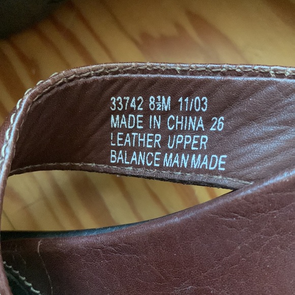 Clarks brown leather adjustable sandals Cushioned footbed Rubber sole Sz 8.5 - Picture 6 of 13